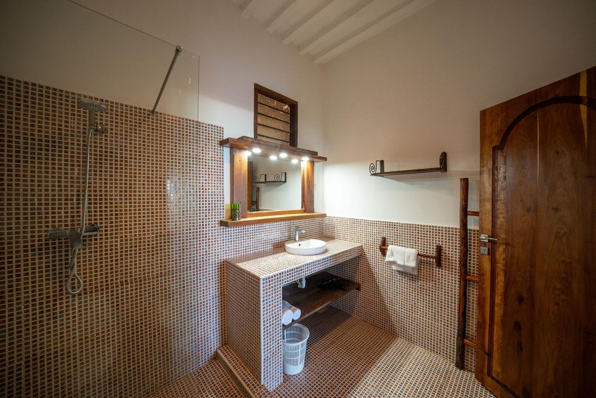 Villa Beachfront Turtle House With Private Pool Zanzibarhouses